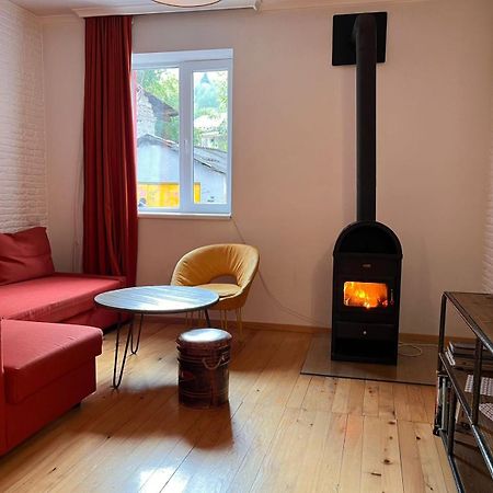 Svaneti Apartment'S Местия Екстериор снимка