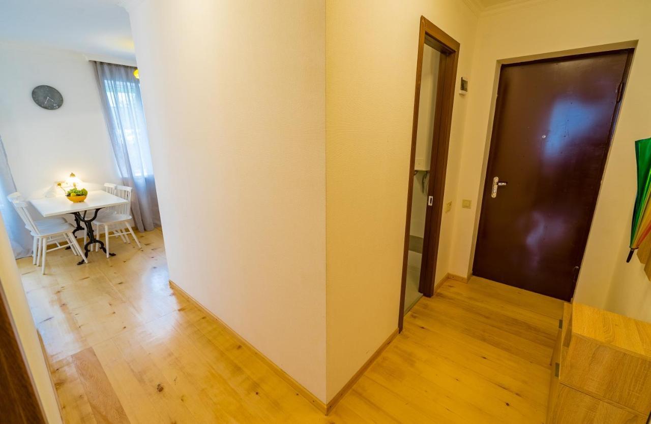 Svaneti Apartment'S Местия Екстериор снимка