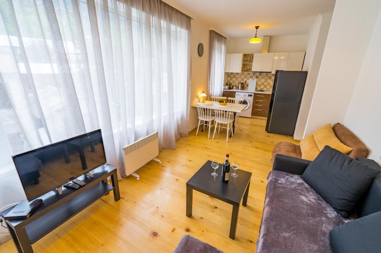 Svaneti Apartment'S Местия Екстериор снимка