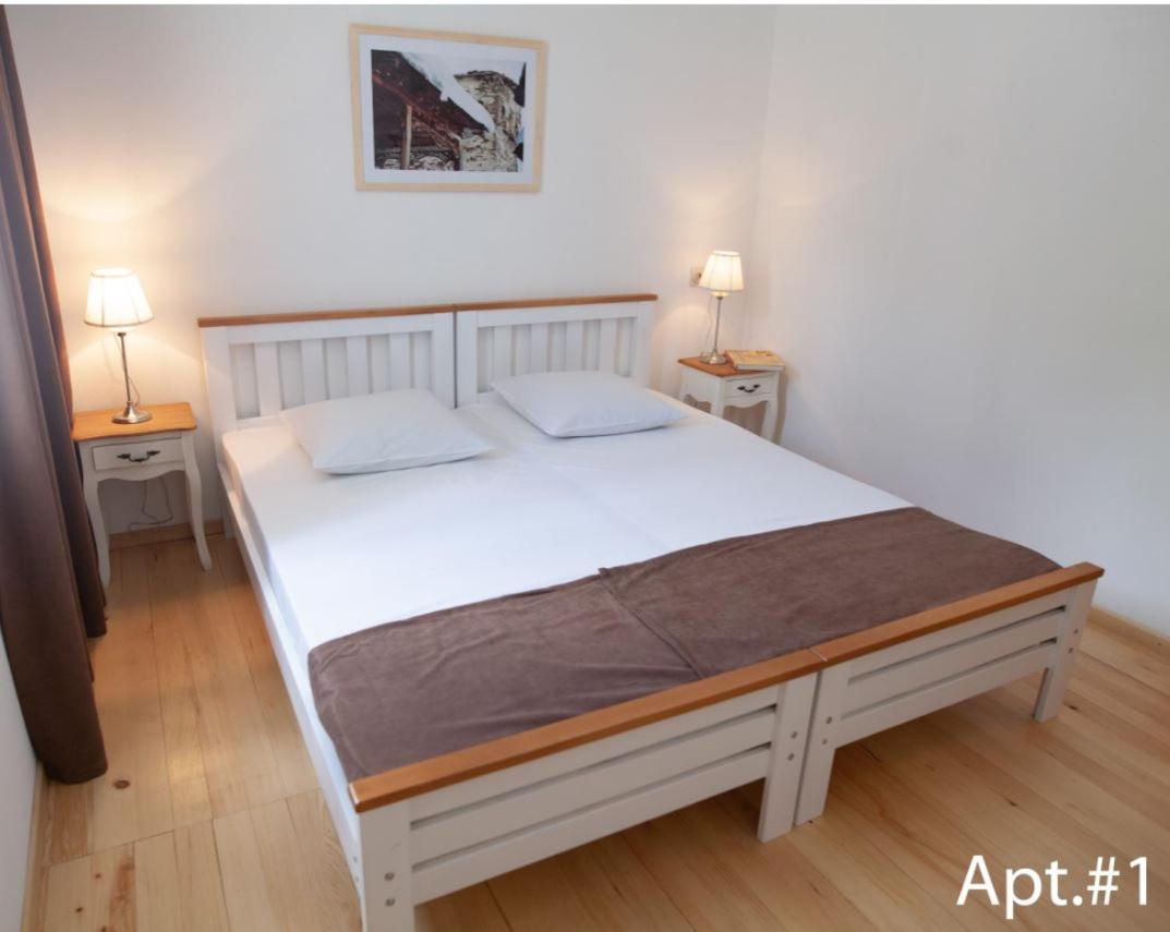 Svaneti Apartment'S Местия Екстериор снимка