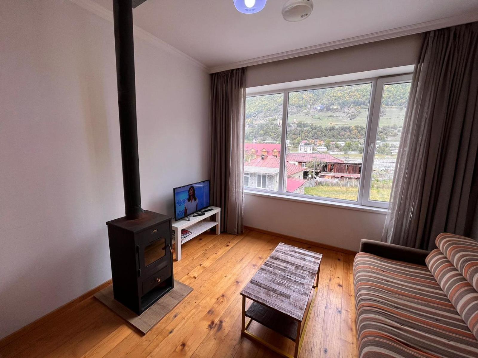 Svaneti Apartment'S Местия Екстериор снимка